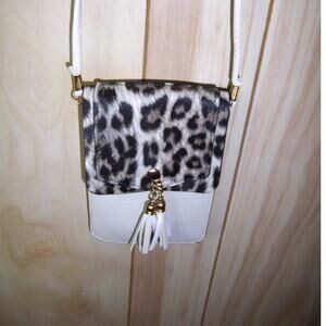 NWOT Kaleidoscope Leopard Cell Phone Crossbody Bag